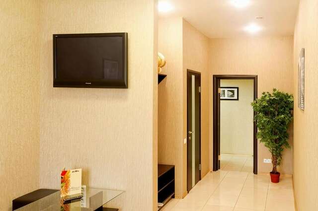 Отель Hotel 8th Mile Днепр-32