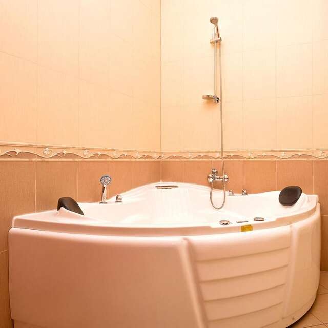 Отель Hotel 8th Mile Днепр-39