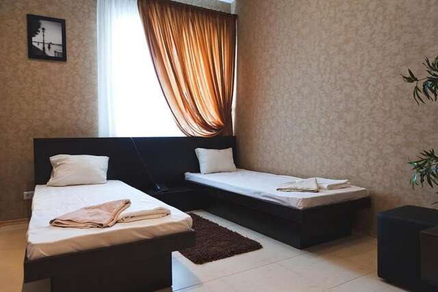 Отель Hotel 8th Mile Днепр-9